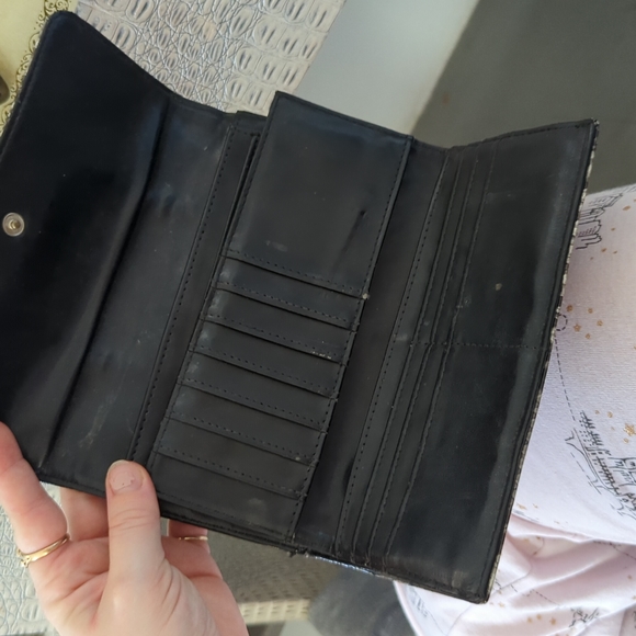 Guess wallet - Picture 3 of 4